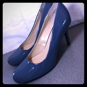 Nine West blue patent leather look round tie heels